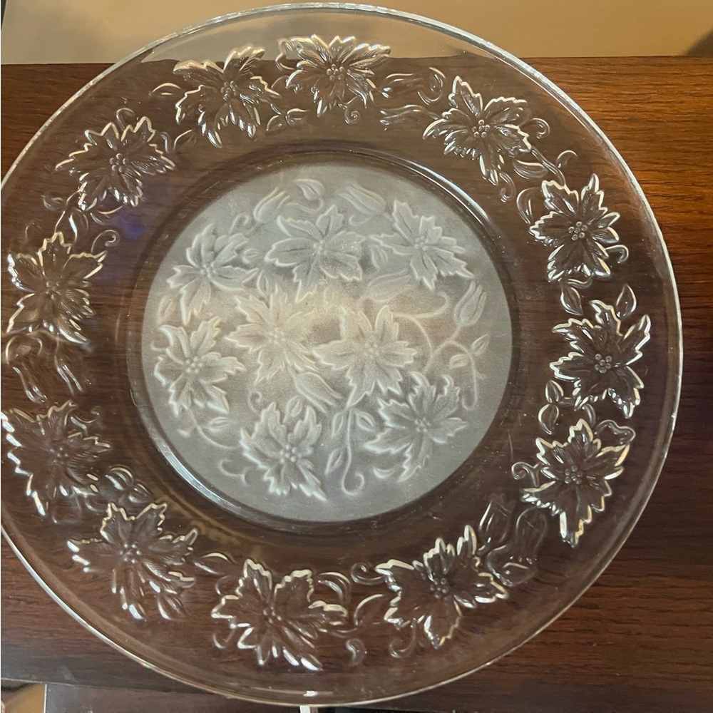 PRINCESS HOUSE FANTASIA 10 inch Dinner Plate Poinsettia Frost Fine Crystal USA